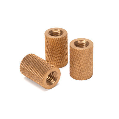Medida métrica de acero inoxidable patrón reticulado moldeado cilindrico con ranuras de inyección de latón inserción de nuez para juguete