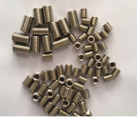 Nuez de ranura métrica para la transformación de conexión de hilo de dientes interno y externo DIN acabado de óxido negro estándar